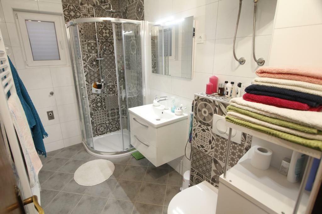 Apartmani Volga Petrčane Kültér fotó