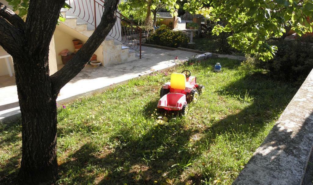 Apartmani Volga Petrčane Kültér fotó